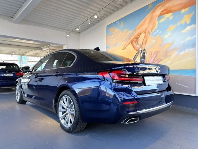 BMW 530 530d Luxury Line Sedan xDrive