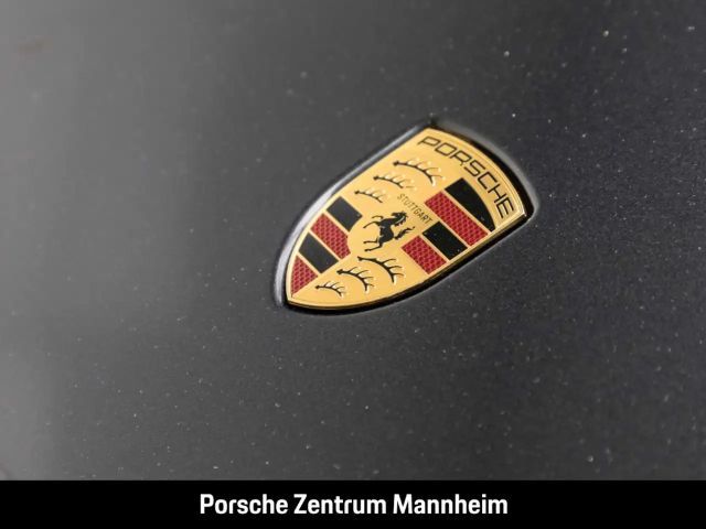 Porsche Taycan 4