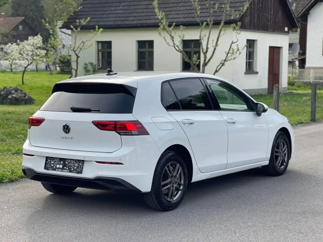 Volkswagen Golf Basis Benzin *WERKSGARANTIE *APPLE CAR *SZH