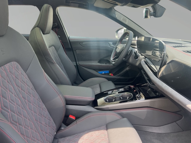 Audi A6 e-tron Avant Quattro