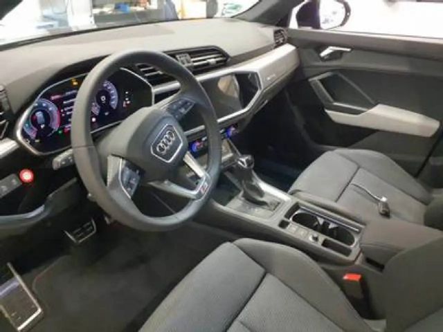 Audi Q3 35 TFSI S-Line