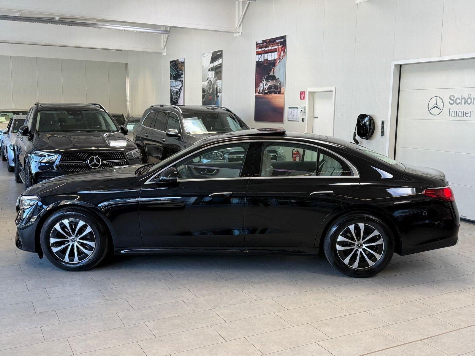 Mercedes-Benz E 200 AVANTGARDE Sedan