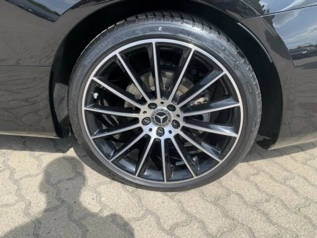 Mercedes-Benz E 220 AMG Line Coupé E 220 d