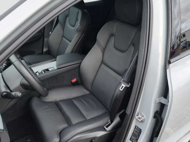 Volvo XC60 AWD Dark Plus