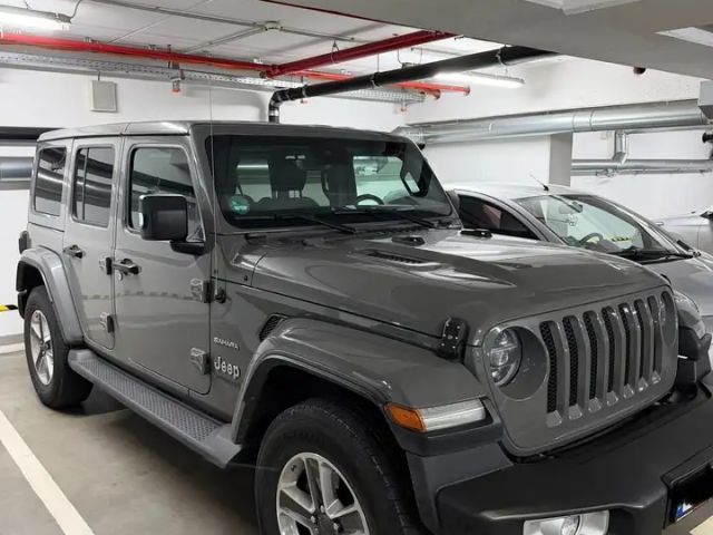 Jeep Wrangler Sahara