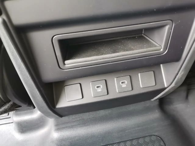 Land Rover Defender 110 AWD D200 S