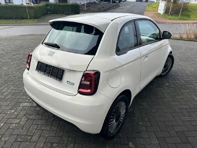 Fiat 500e LED-TAGFAHRLICHT / RADIO / KLIMA