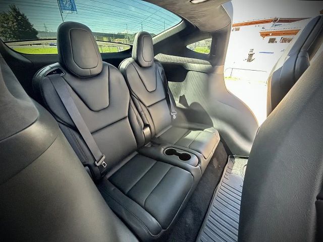 Tesla Model X Raven Longe Range 6 Sitzer