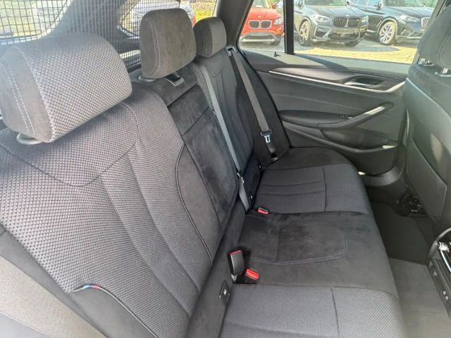 BMW 530 530e M-Sport Touring