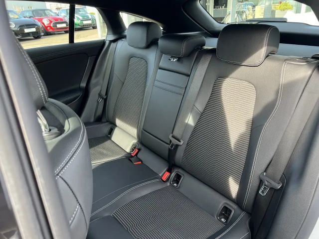 Mercedes-Benz CLA 200 Shooting Brake