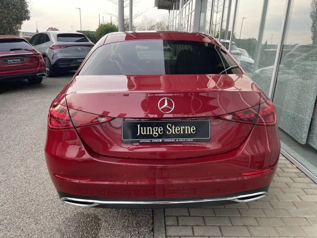 Mercedes-Benz C 200 Sedan