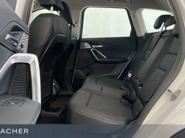 BMW X1 IX1 A XDRIVE30 PDC RFK SHZ AdaptLED H&K 18" LM