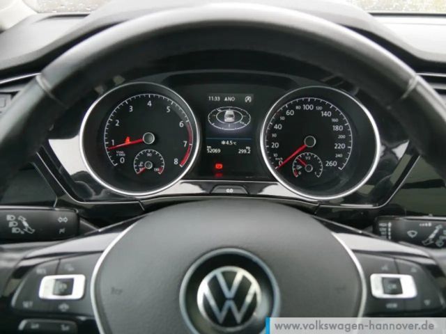 Volkswagen Touran 1.5 TSI Highline