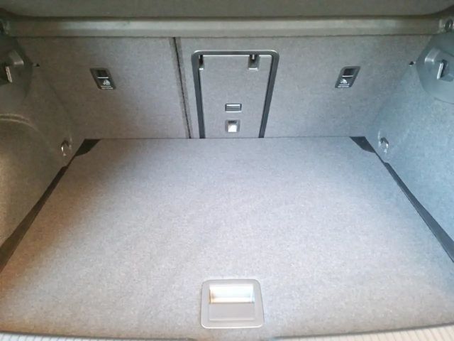 Volkswagen Golf 1.5 eTSI DSG Golf VIII