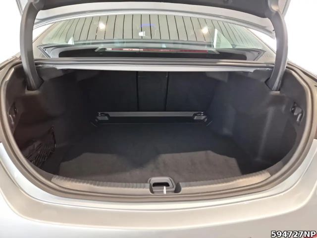 Mercedes-Benz C 180 AVANTGARDE Sedan