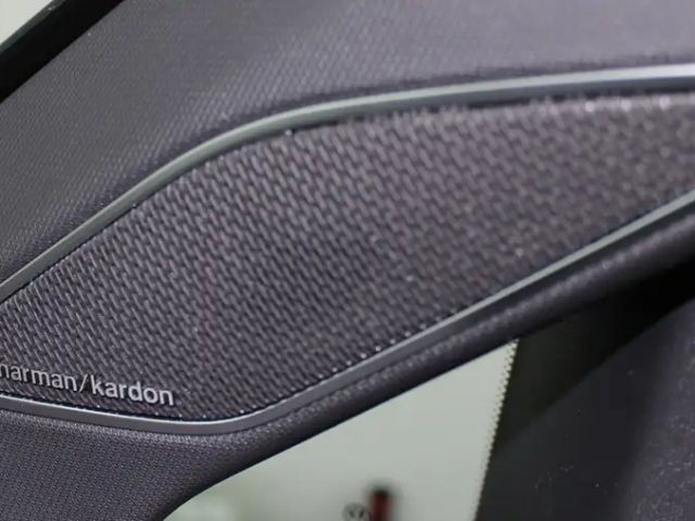 Volkswagen Golf R-Line Variant