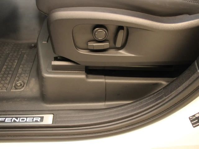 Land Rover Defender 110 D300 Dynamic SE