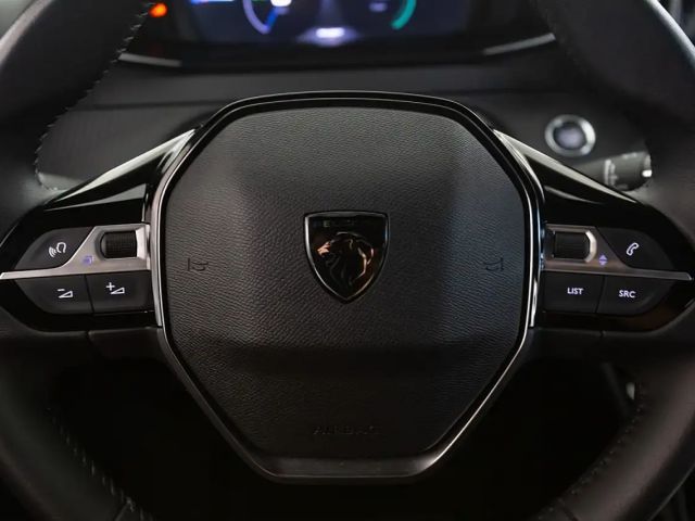 Peugeot E-2008 Allure Pack