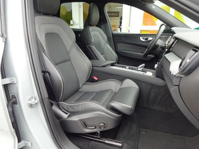 Volvo XC60 AWD Dark Plus