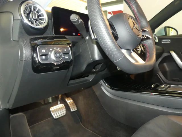 Mercedes-Benz A 200 AMG Line Hatchback