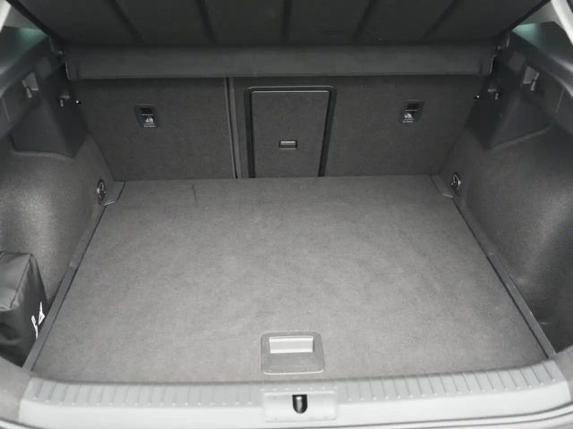 Cupra Formentor NAVI VIRT AHK ACC CARPLAY LEDER SHZ