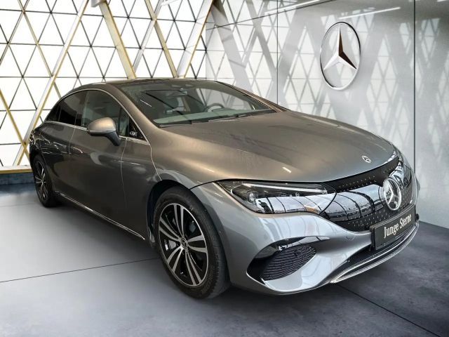 Mercedes-Benz EQE 300 Sedan