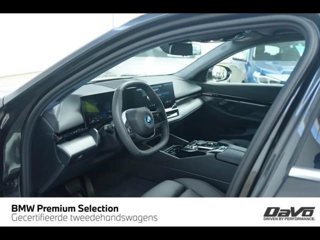 BMW 530 HYBRID - HAAK - ACC - LEDER