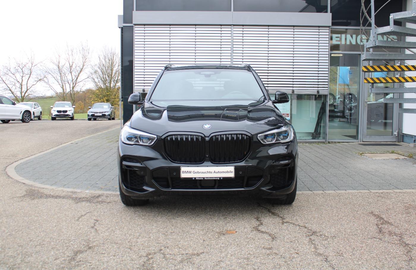 BMW X5 M50i