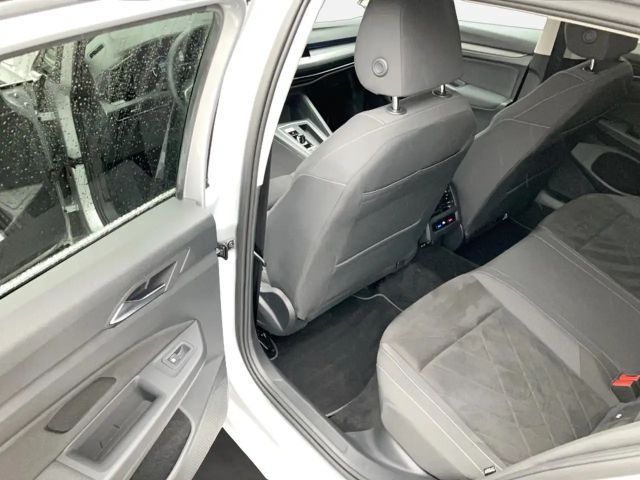 Volkswagen Golf 2.0 TDI DSG Style Variant