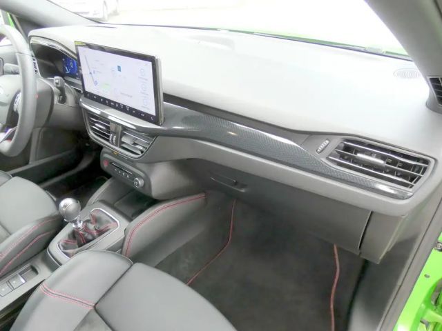 Ford Focus EcoBoost ST Line