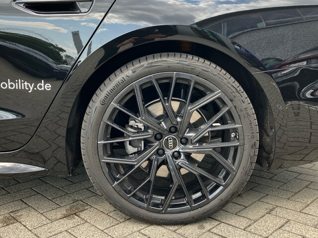 Audi A6 Avant Quattro S-Tronic