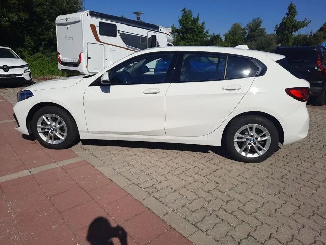 BMW 118 118i Sedan Sport Line