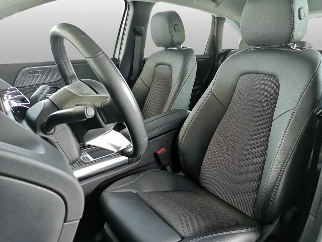 Mercedes-Benz B 200 Progressive Sedan