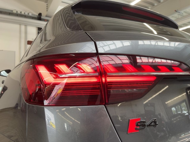 Audi S4 Avant Quattro