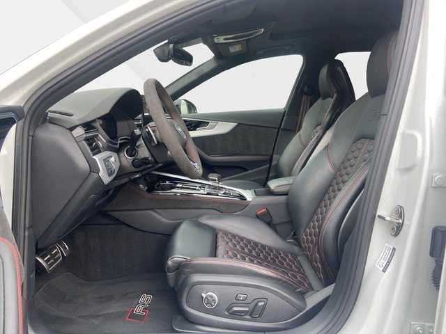 Audi RS4 Avant Quattro