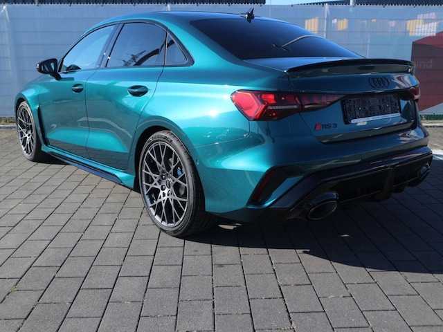 Audi RS3 Quattro S-Tronic Sedan