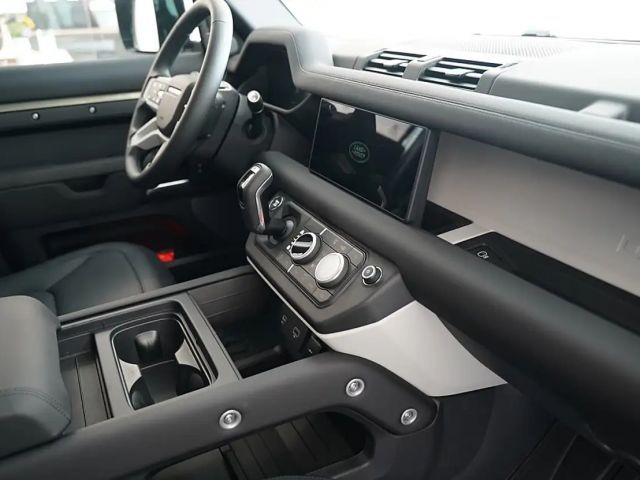 Land Rover Defender P400e
