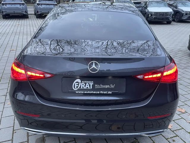 Mercedes-Benz C 200 Sedan