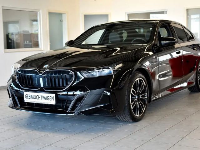 BMW 520 520d M-Sport Sedan