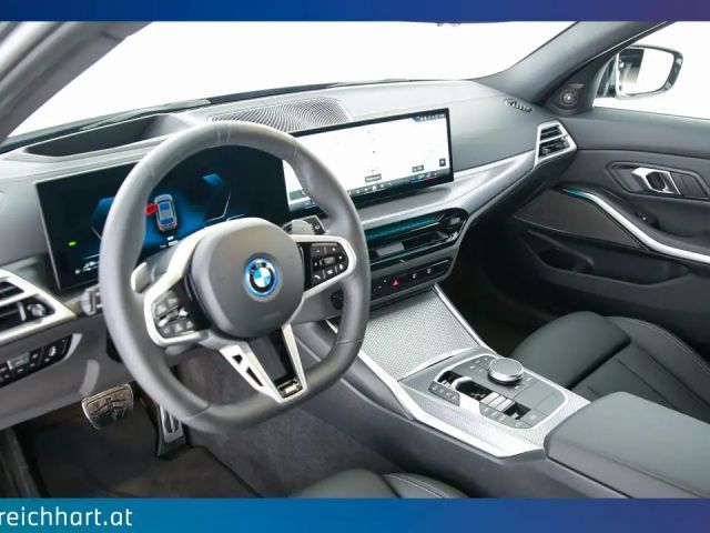 BMW 330 330e xDrive