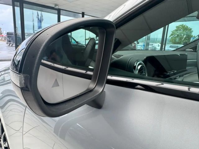 Mercedes-Benz CLA 200 AMG Line Coupé