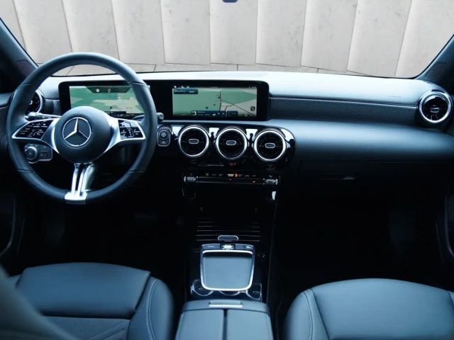 Mercedes-Benz A 180 Hatchback Progressive