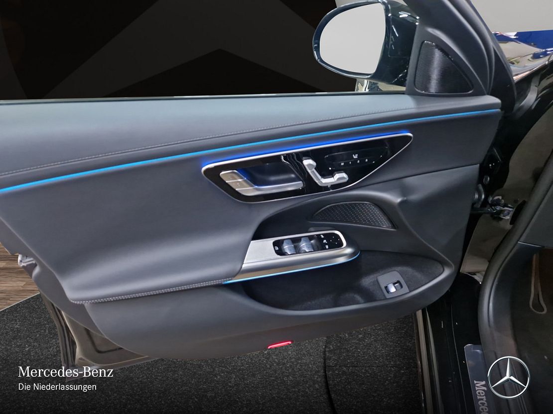 Mercedes-Benz E 200 Sedan