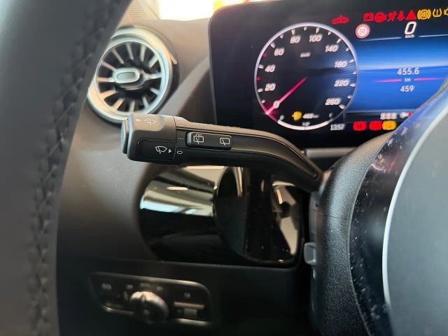 Mercedes-Benz B 180 Sedan