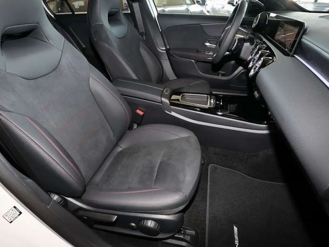 Mercedes-Benz A 200 AMG Line