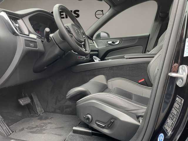 Volvo XC60 Business Dark Plus