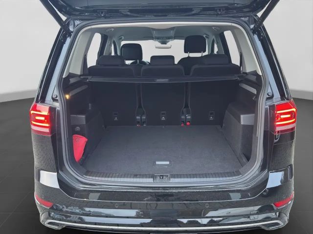 Volkswagen Touran 1.5 TSI DSG R-Line