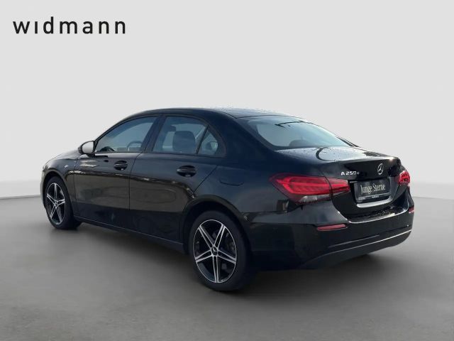 Mercedes-Benz A 250 A 250 e
