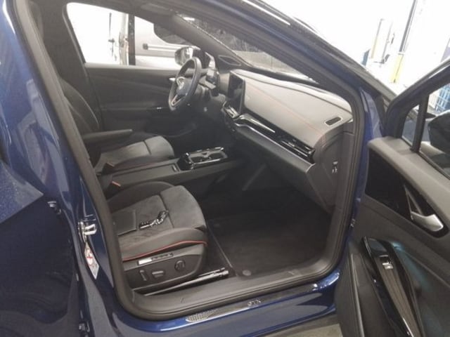 Volkswagen ID.5 340PS 4M NP.76T ACC.5J-G.WÄRMEPUMPE.AHK.AREA-VIEW.NAVI.HARMAN.HUD.PANO