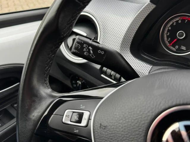 Volkswagen up! 1.0 MPI Active